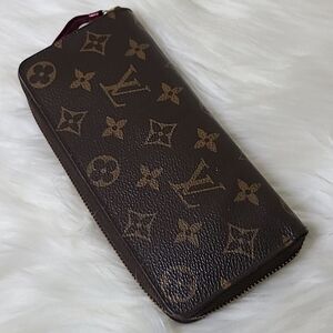 💯 Authentic Louis Vuitton zipped Long Wallet 💯